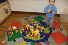 Children playing with Duplo at Ridgeway Playgroup